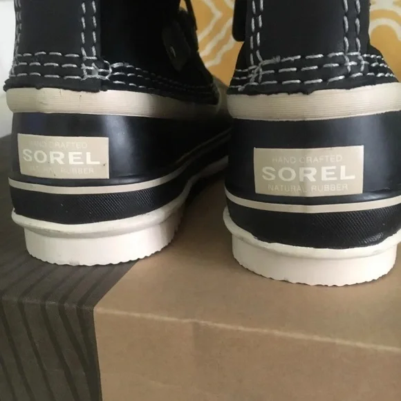Sorel - Picture 4 of 6